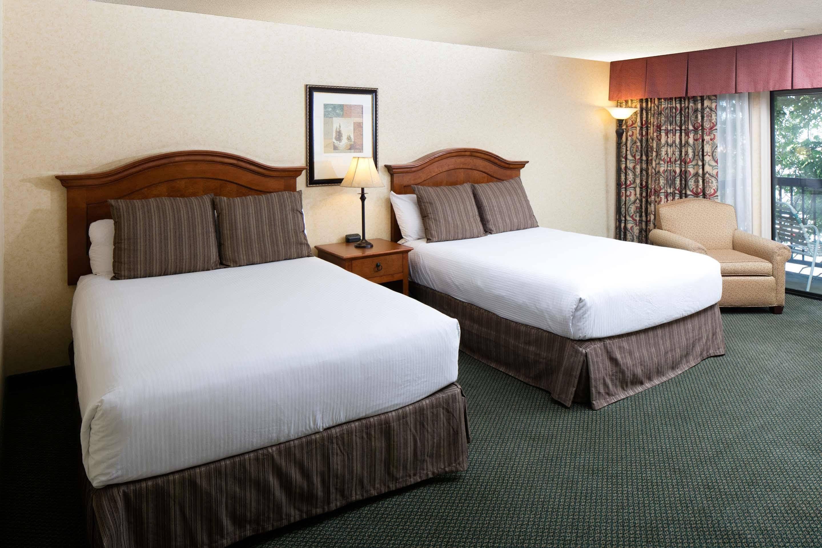 Red Lion Hotel Redding Esterno foto