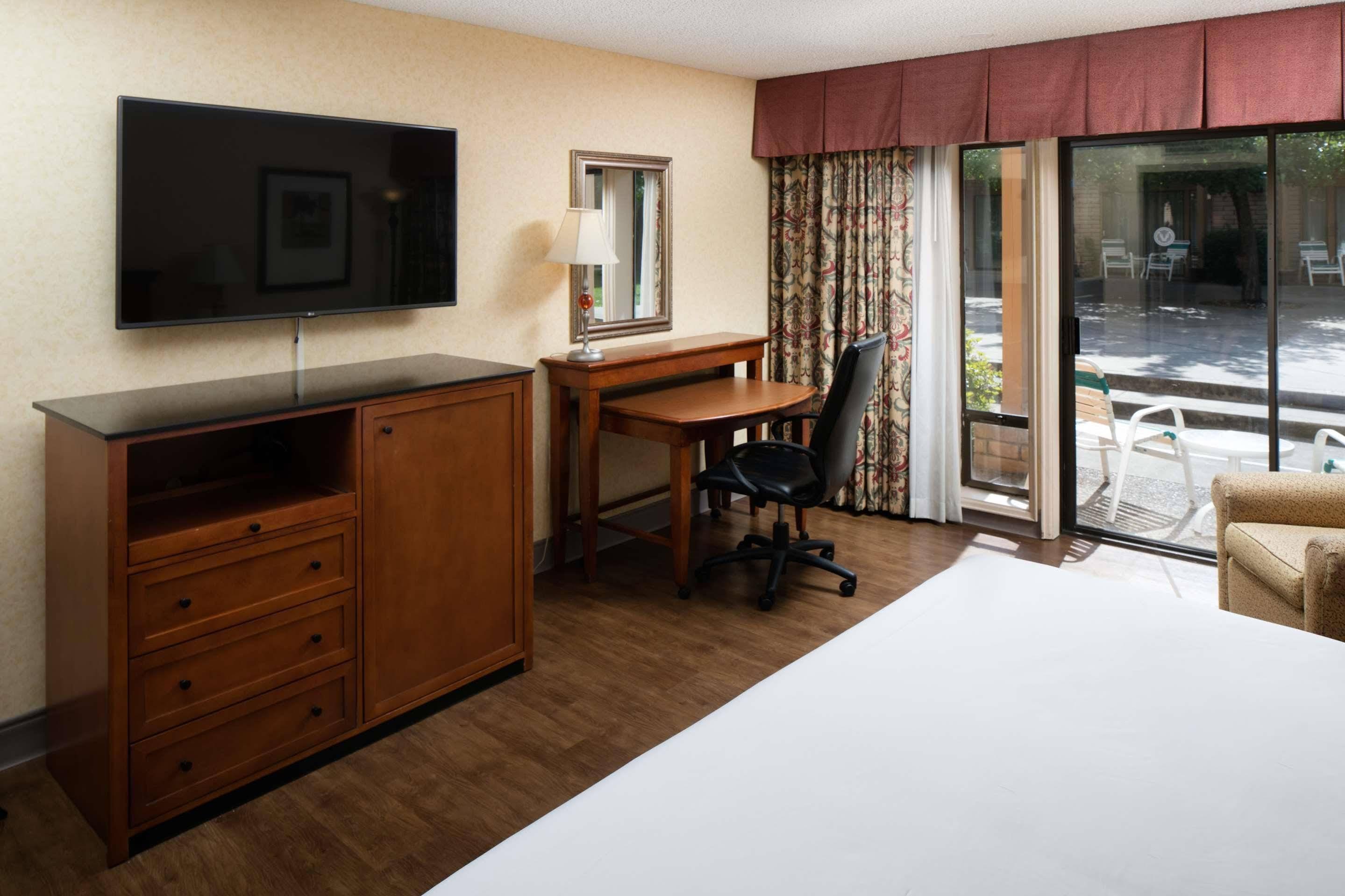 Red Lion Hotel Redding Esterno foto
