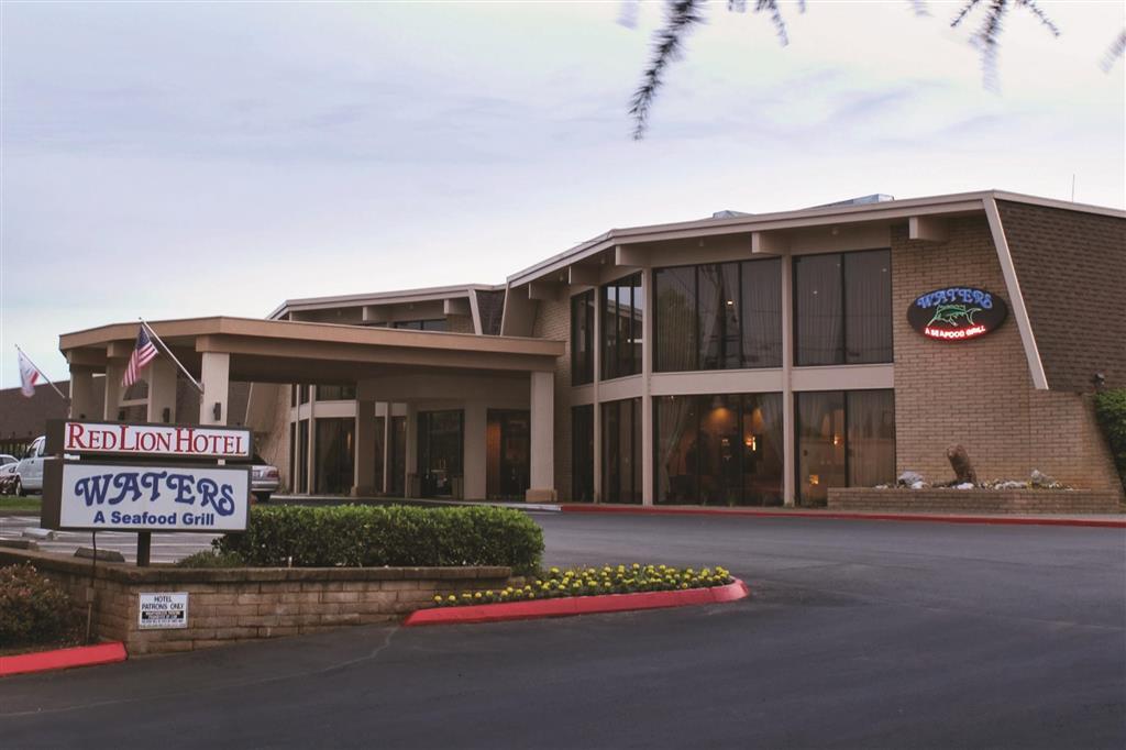Red Lion Hotel Redding Esterno foto