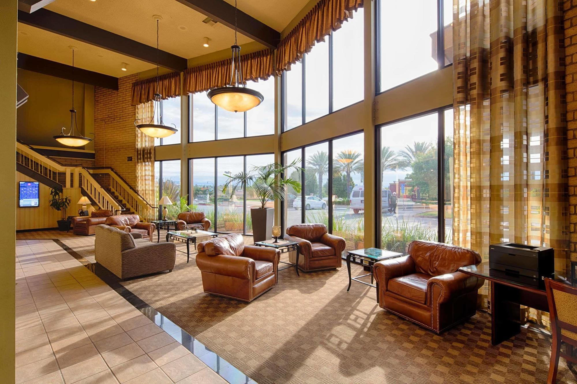 Red Lion Hotel Redding Esterno foto