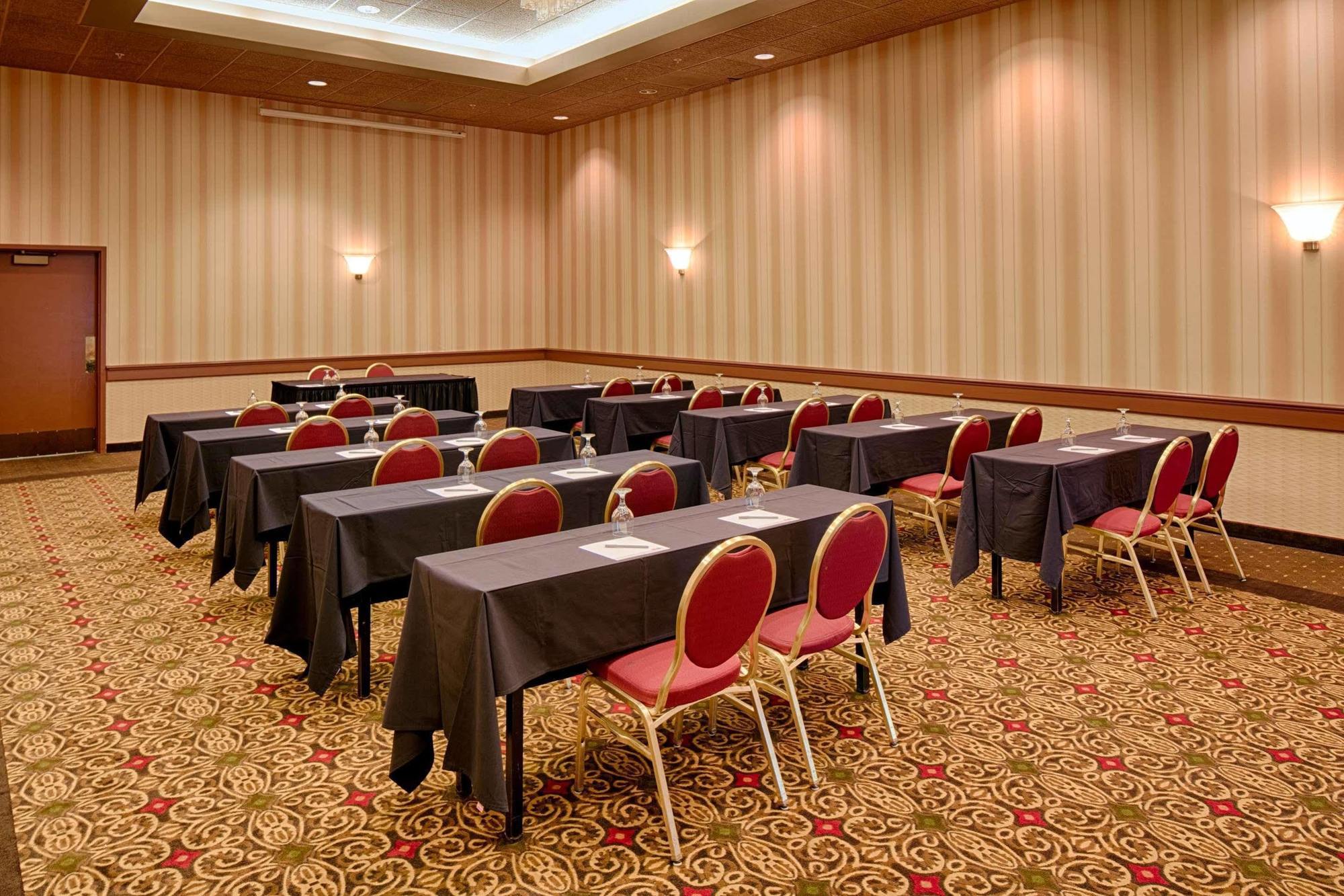 Red Lion Hotel Redding Esterno foto
