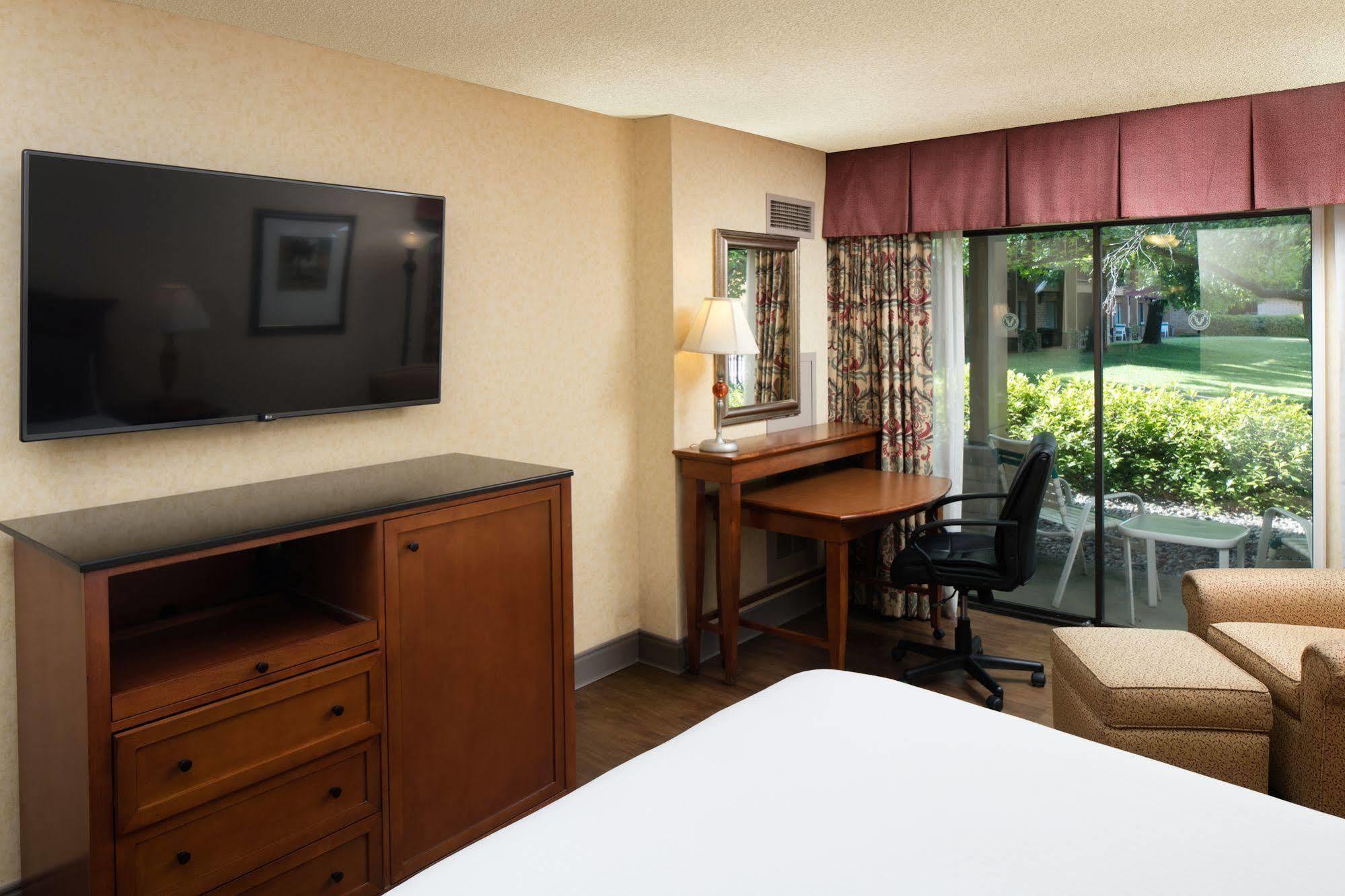 Red Lion Hotel Redding Esterno foto