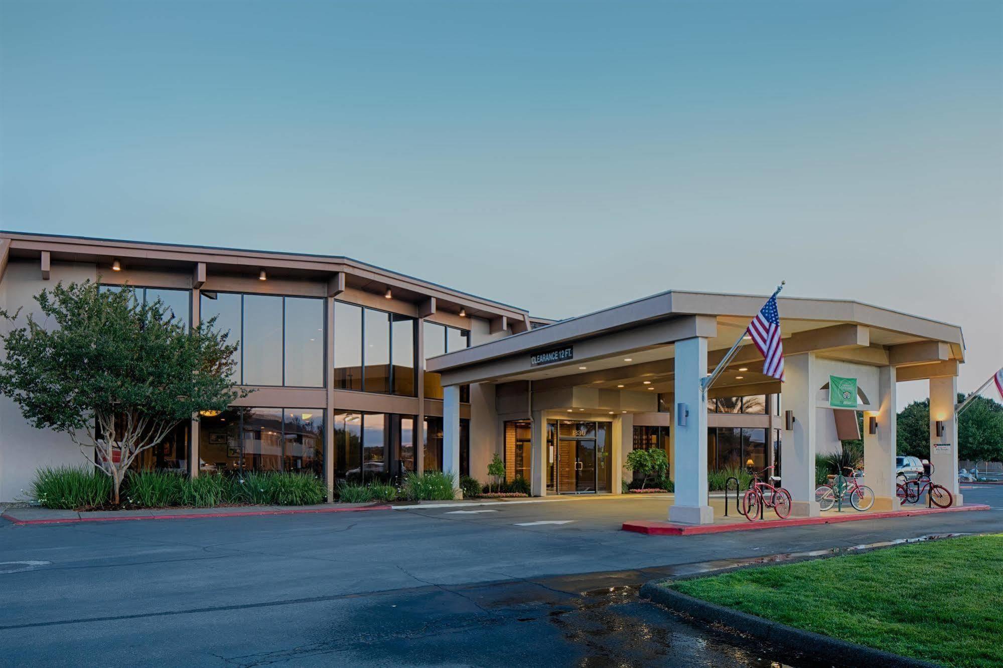 Red Lion Hotel Redding Esterno foto