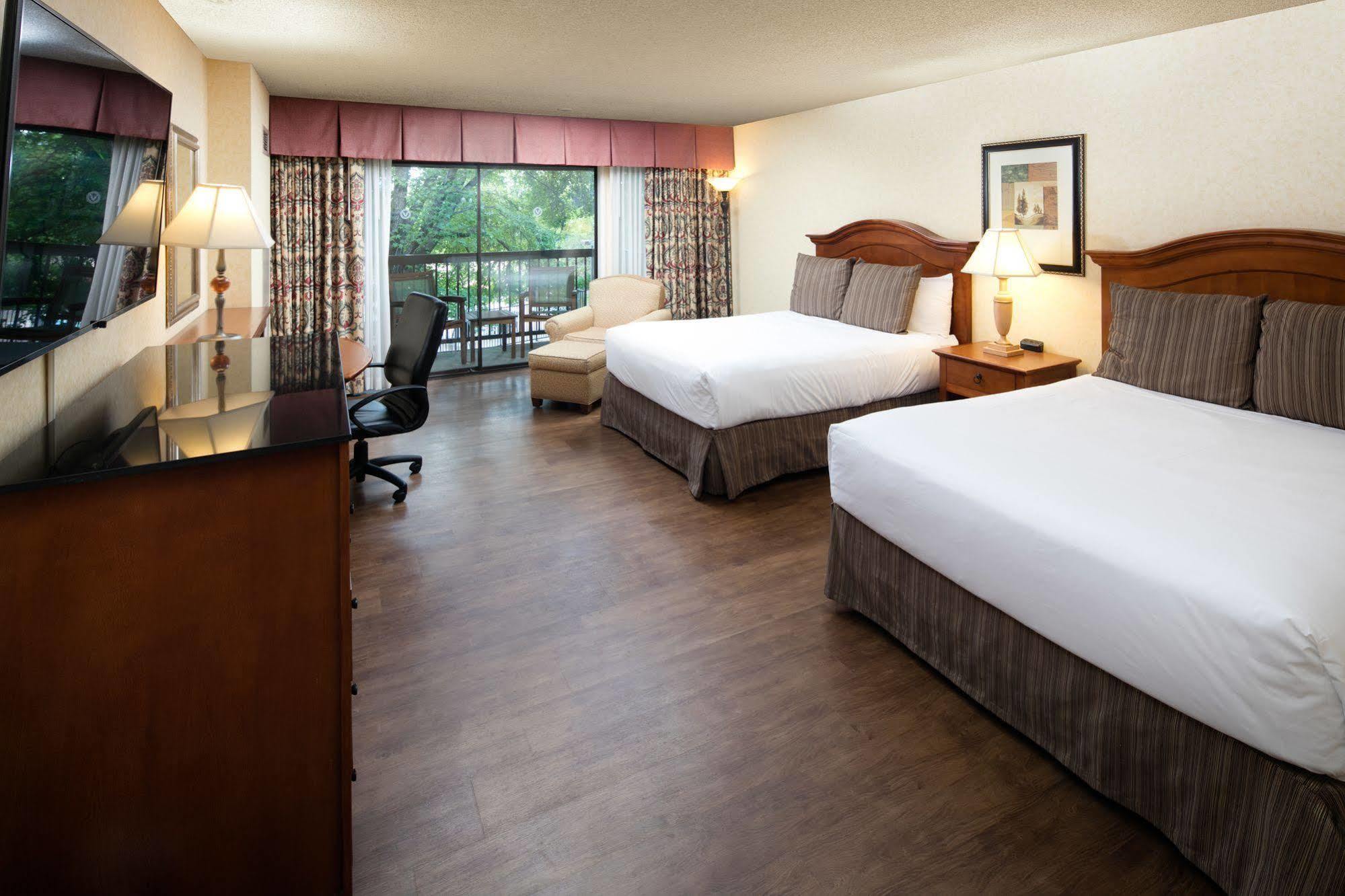 Red Lion Hotel Redding Esterno foto