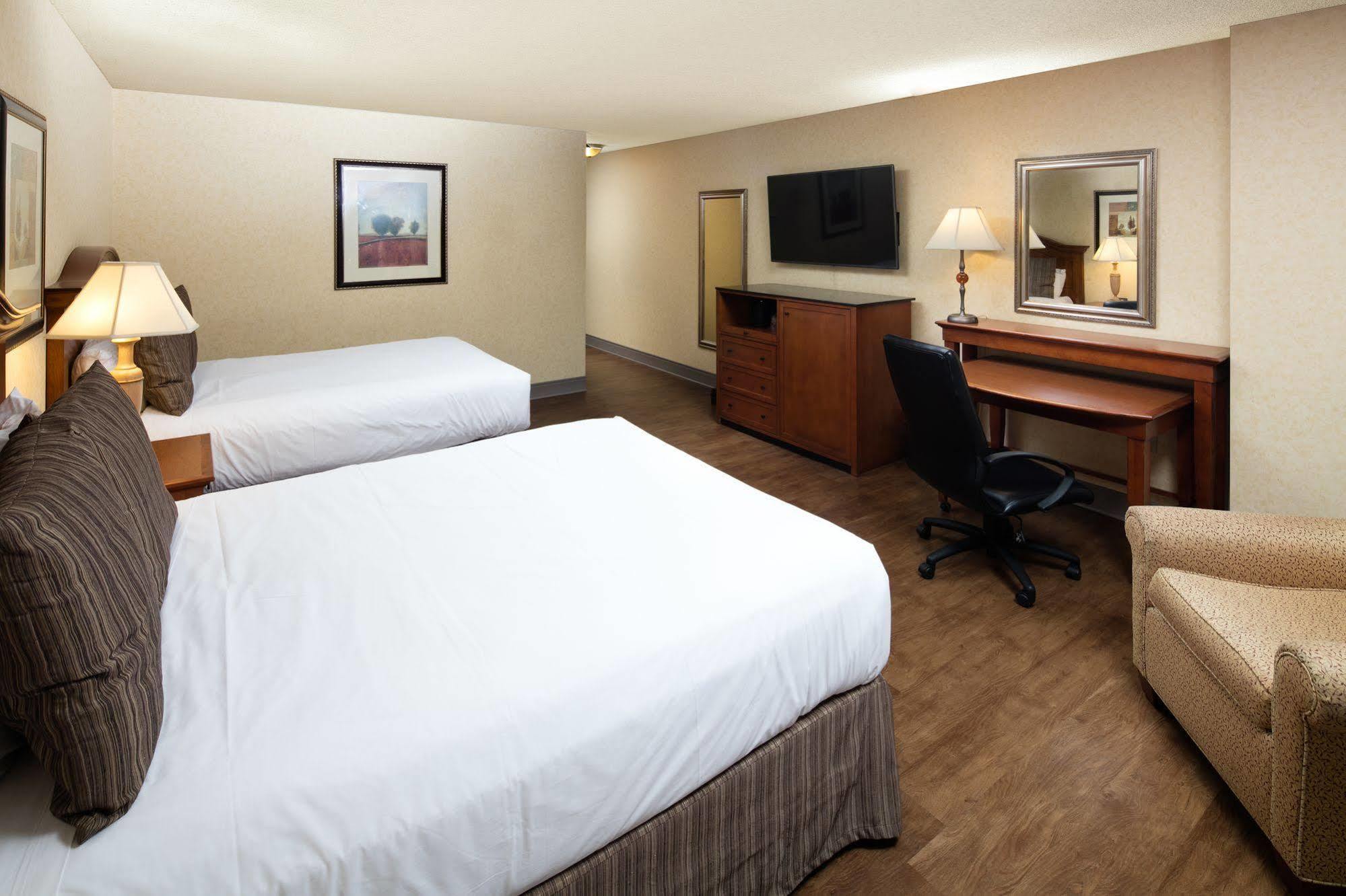 Red Lion Hotel Redding Esterno foto