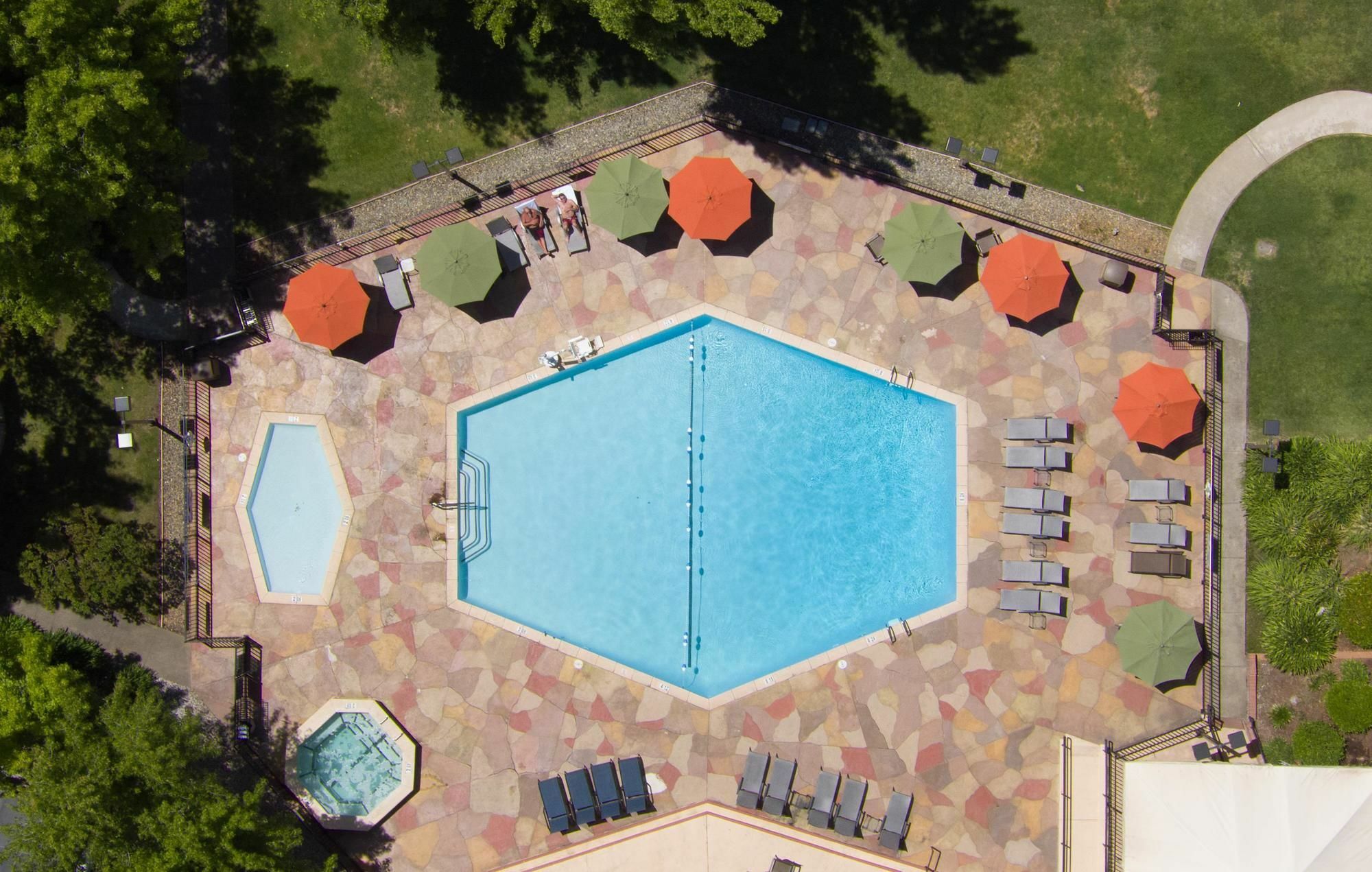 Red Lion Hotel Redding Esterno foto